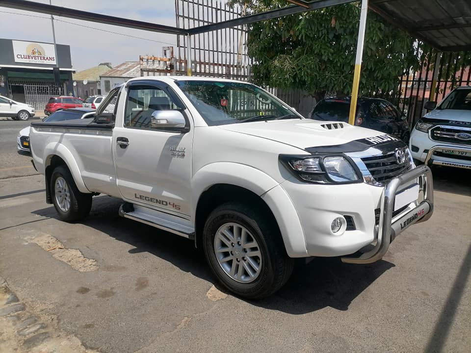 2014 Toyota Hilux 3.0 D4D 4x4 Single Cab High Rider legend 45 with a leather seat
