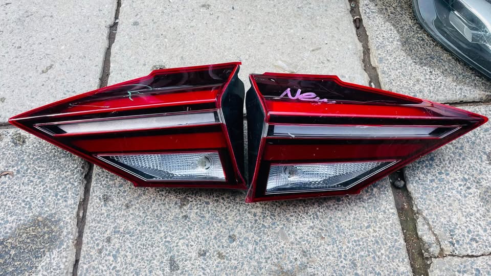 Mahindra XUV700 taillights - Private Seller Mahindra XUV700 taillights - Private Seller