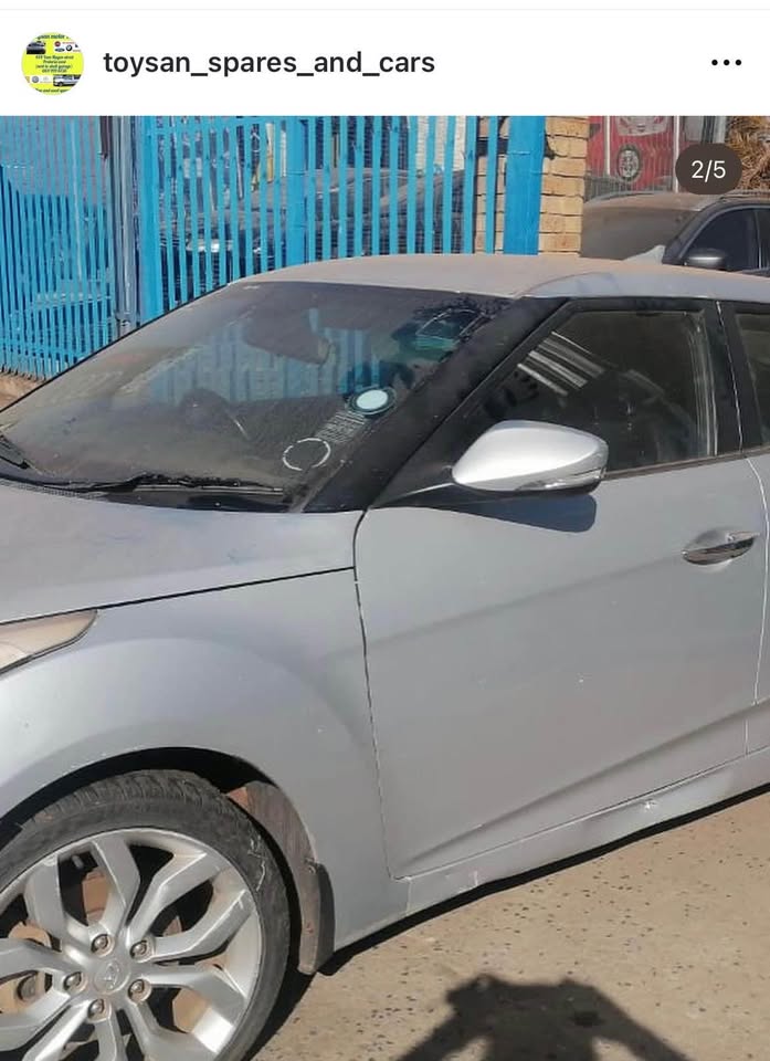HYUNDAI VELOSTER STRIPING FOR SPARES - Private Seller HYUNDAI VELOSTER STRIPING FOR SPARES - Private Seller