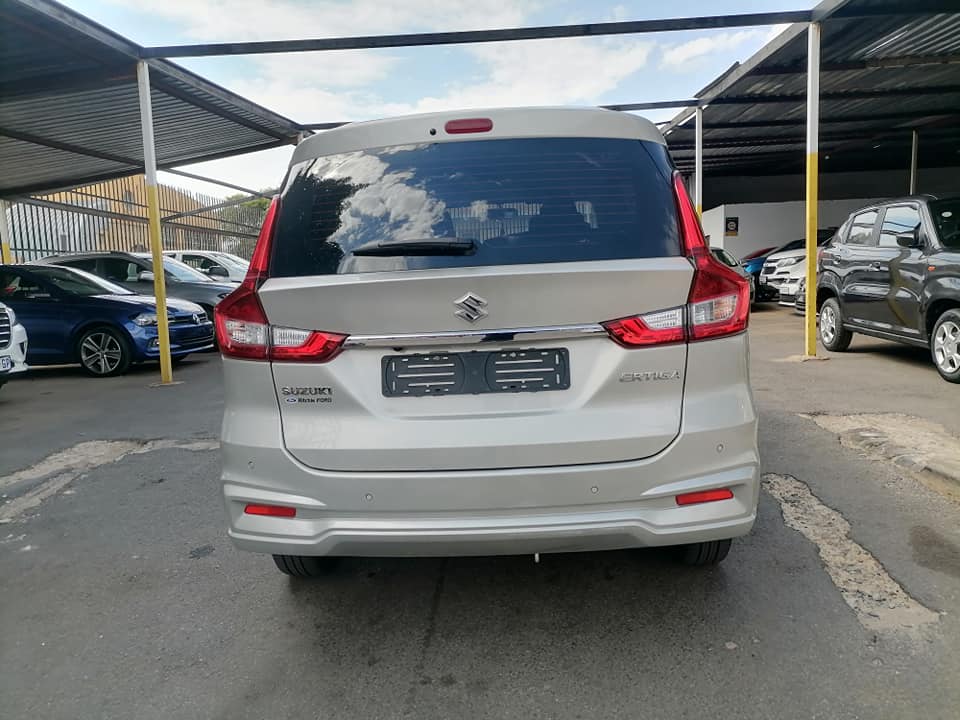 2022 Suzuki Ertiga 1.5 GLX Seven seater Reserves camera and Reserve Sensor with a Service book