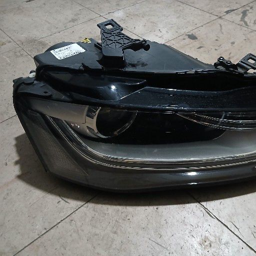 Audi A4 b8 headlight - Private Seller