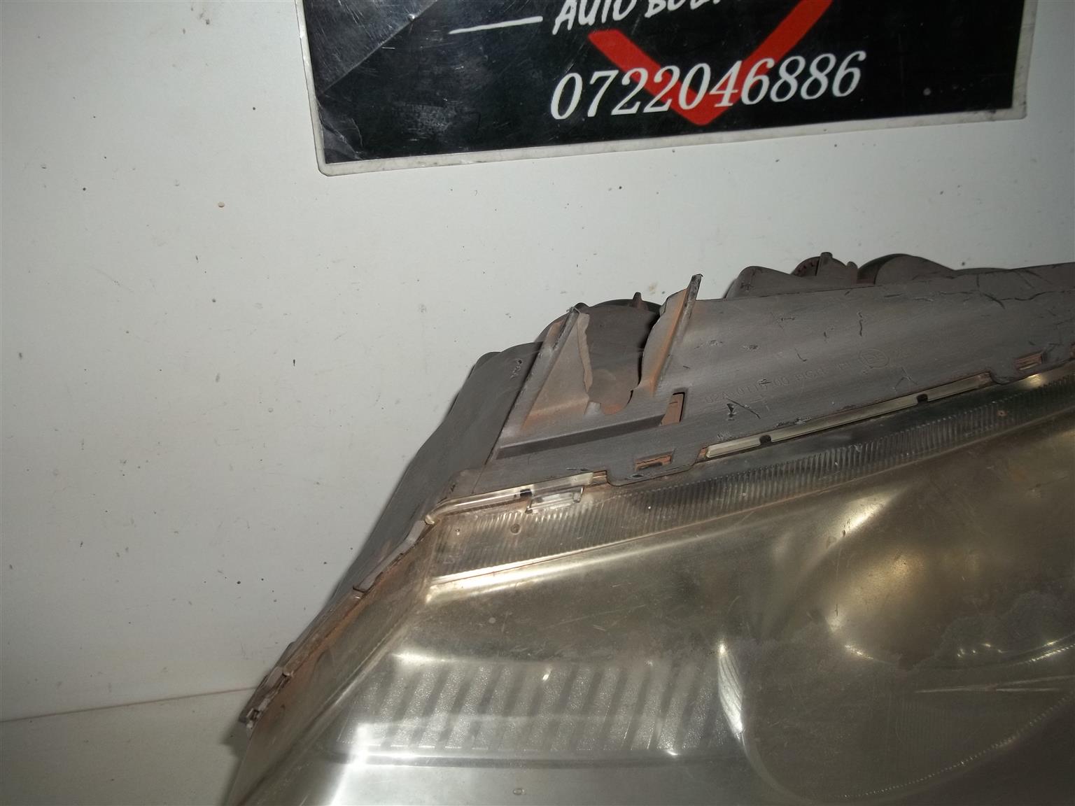 Hyundai Elantra '07-'10 left headlight - Private Seller Hyundai Elantra '07-'10 left headlight - Private Seller