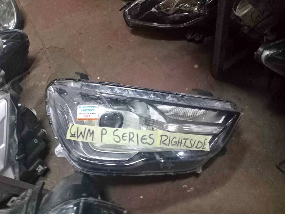 Gwm p series right headlight