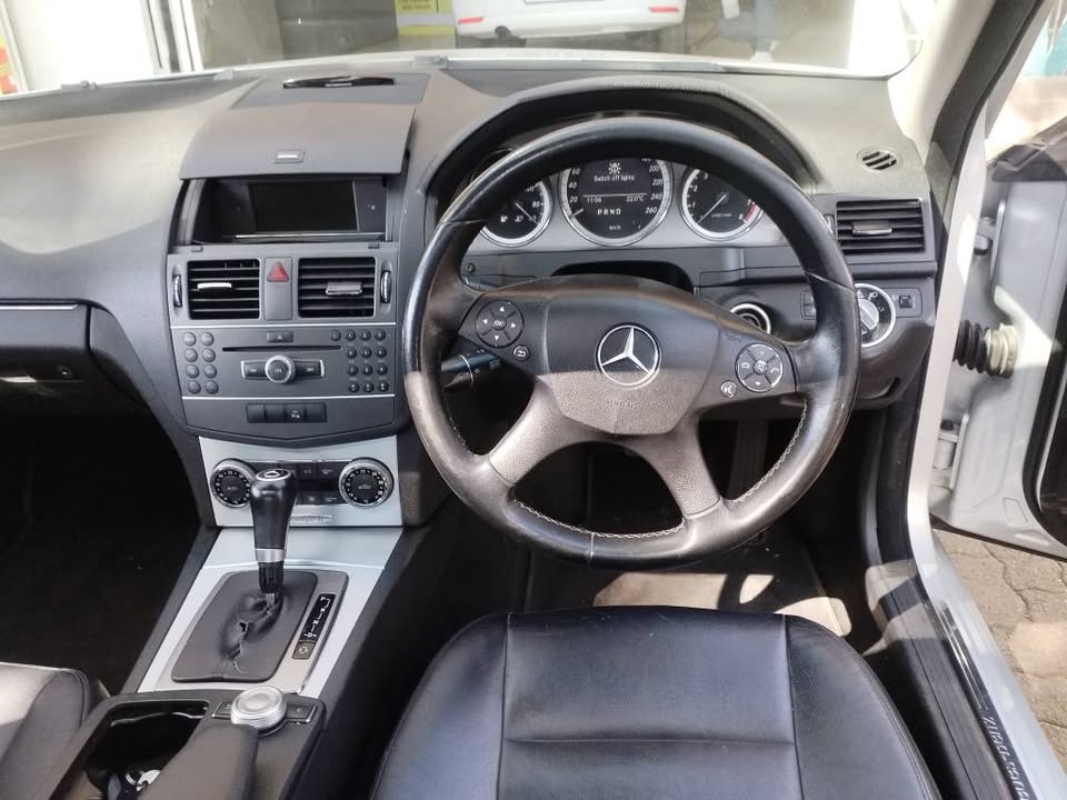 2011 Mercedes Benz C180 AUTOMATIC