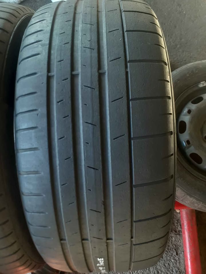 235/40/19 Pirelli Tyres for Sale. Contact