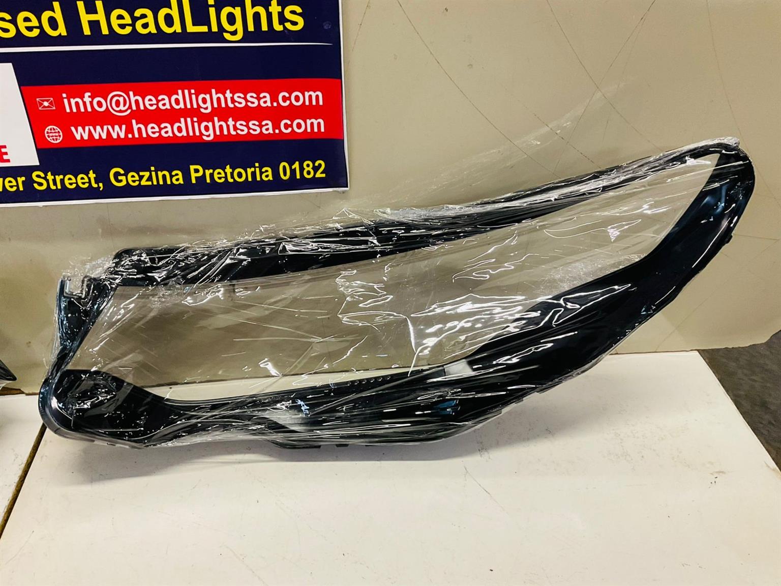 Range Rover Discovery Sport left and right side headlight replacement lens - Private Seller Range Rover Discovery Sport left and right side headlight replacement lens - Private Seller