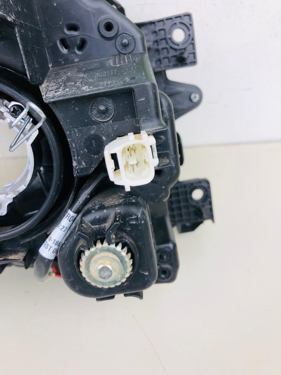 Suzuki Jimny left side standard headlight (2018) - Private Seller Suzuki Jimny left side standard headlight (2018) - Private Seller