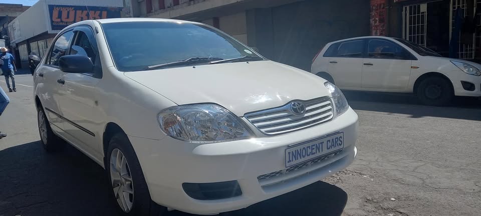 2005 TOYOTA COROLLA 1.6 GLE PETROL SEDAN, MANUAL, WHITE COLOUR