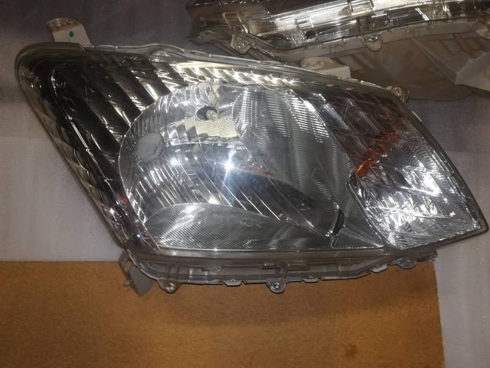 Isuzu D MAX headlamps 2013 to 2016 original Isuzu,, - Private Seller
