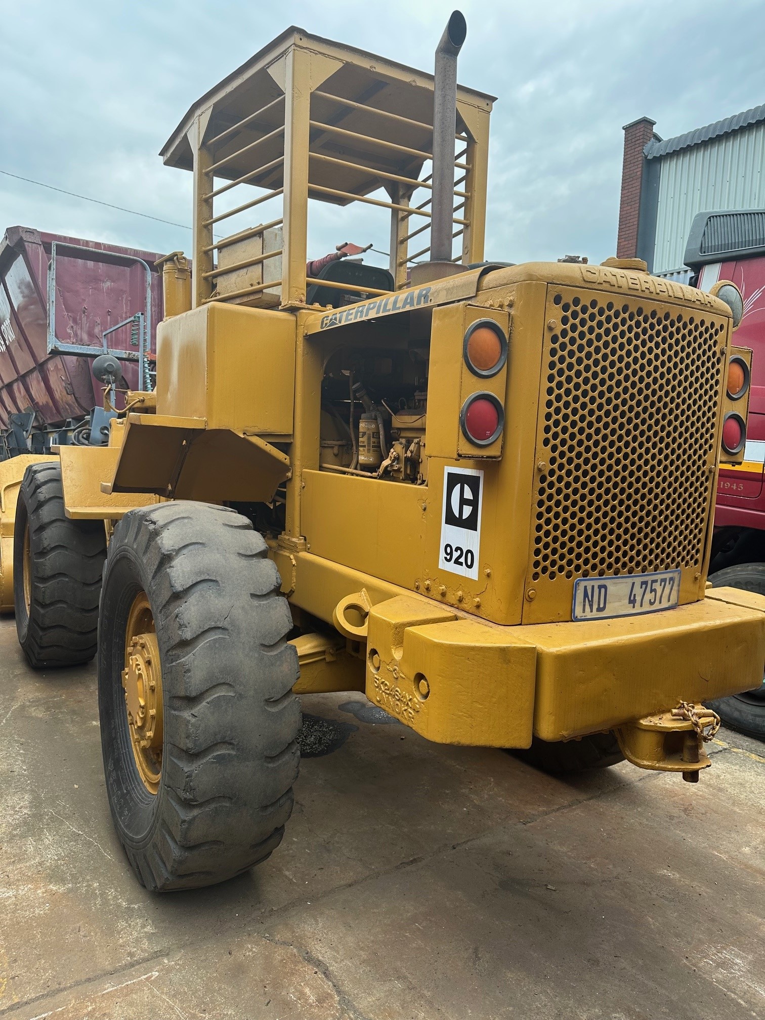 2 x Caterpillar 920 Front End wheel loaders / payloader 1975 & 1979 ...