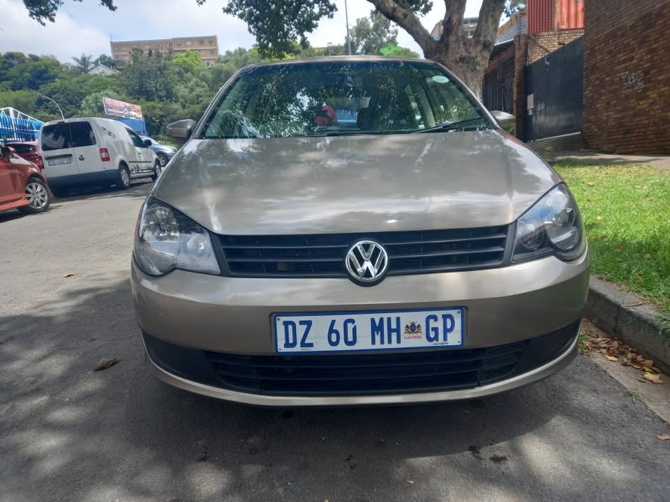 2014 VW POLO VIVO HATCHBACK 1.4 Petrol, Manual. Spare key. Call Inno . Gold Color,