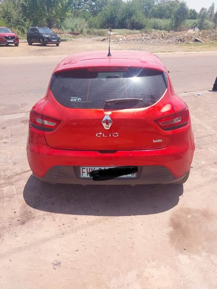 RENAULT CLIO 6 900T SPARES - Private Seller