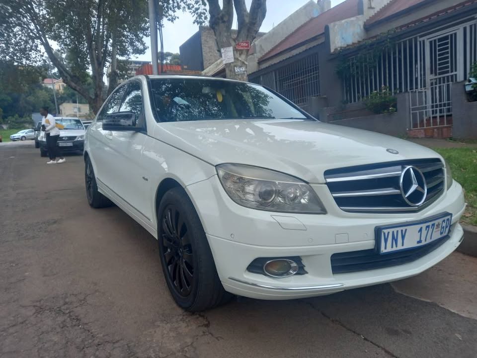 2010 Mercedes Benz C200 Kompressor Petrol, Automatic, White, 100000kms,