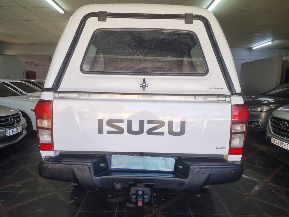 2015 Isuzu KB250Dmax 4x2, Single-Cab High Rider Mechanically Perfect with Canopy,