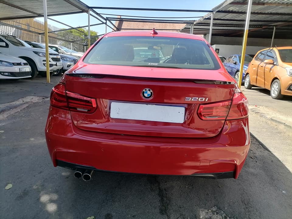 2017 BMW 320i Performance Automatic and leather seat Sunroof Spare key