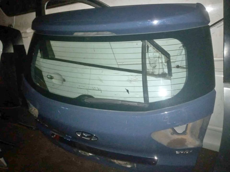 Hyundai Creta complete tailgate - Private Seller Hyundai Creta complete tailgate - Private Seller