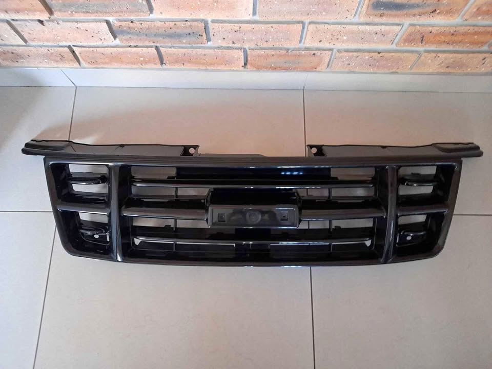 ISUZU DTEC 4X2  2009/11  BRAND NEW FRONT GRILLES BLACK TYPE FORSALE