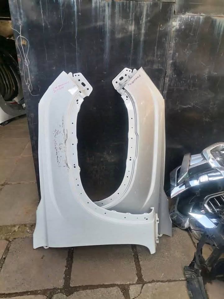 Vw AMAROK Fender Left & Right 2023 to 2024 CALL - Private Seller Vw AMAROK Fender Left & Right 2023 to 2024 CALL - Private Seller