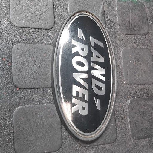 Black Land Rover Badge For Salw - Private Seller Black Land Rover Badge For Salw - Private Seller