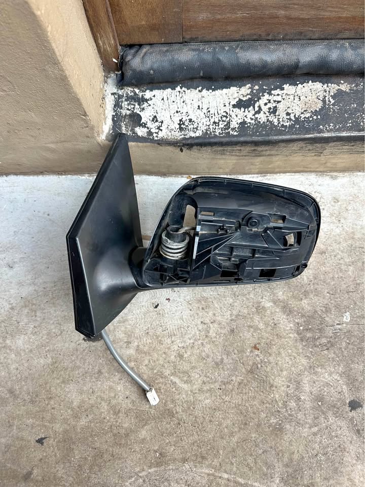 Toyota Corolla left side electric mirror - Private Seller Toyota Corolla left side electric mirror - Private Seller