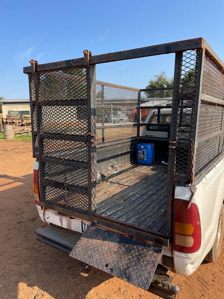 Toyota Bakkie Cattle Rails - Private Seller