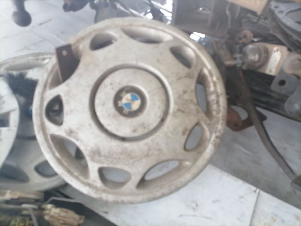 BMW WHEEL CAP - Private Seller BMW WHEEL CAP - Private Seller