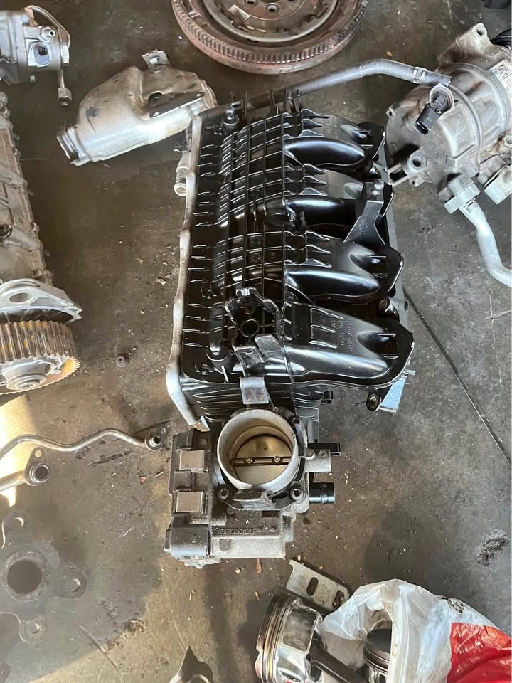 Polo cjz engine intake with throttle body