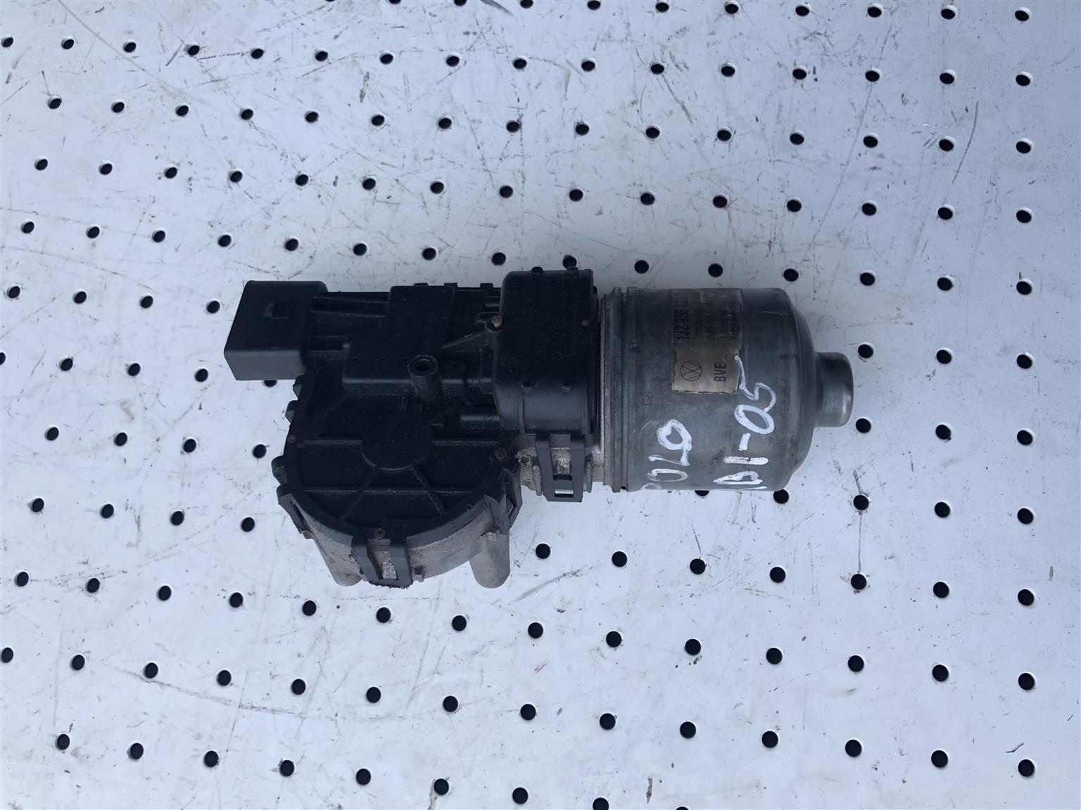 VW POLO WIPER MOTORS - Private Seller VW POLO WIPER MOTORS - Private Seller