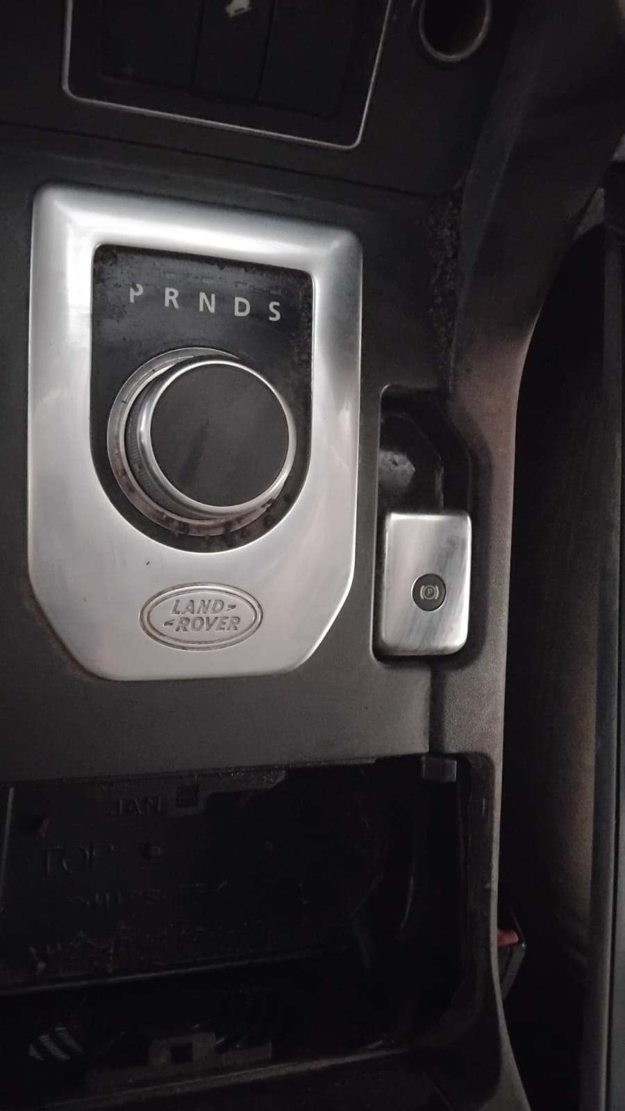 2013 Discovery 4 3.0 SDV6 XS Gear Selector for sale