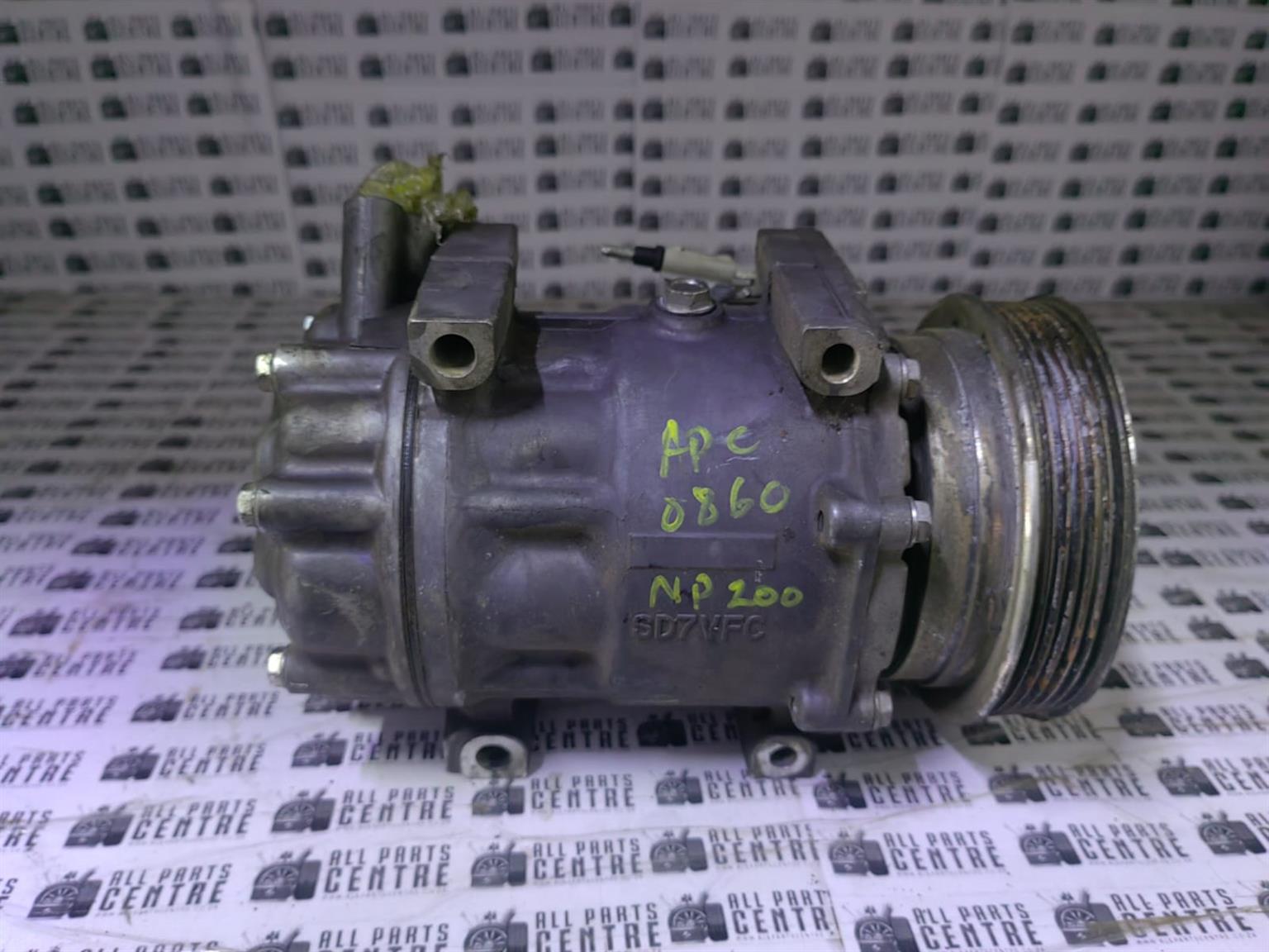 Nissan Np200 1.5 diesel aircon pump for sale Nissan Np200 1.5 diesel aircon pump for sale