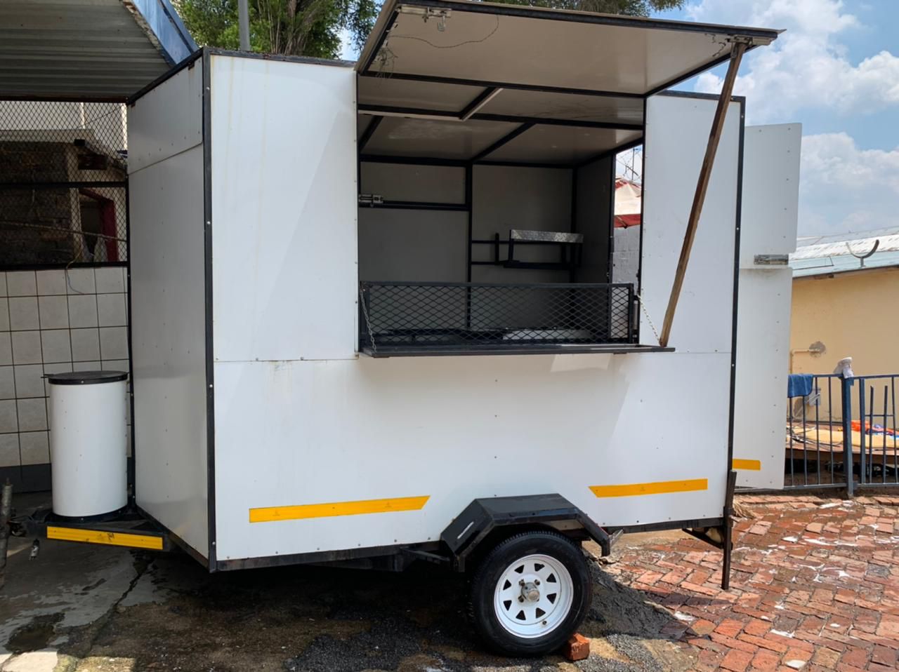 mobile kitchen