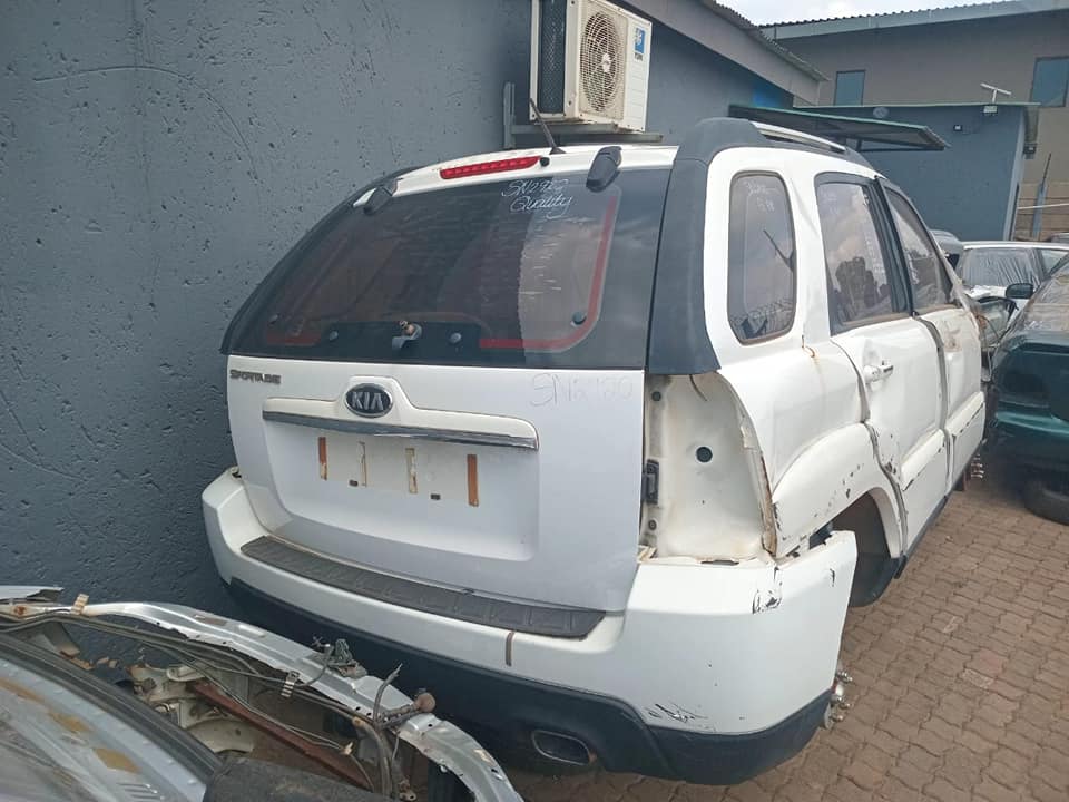 2010 Kia Sportage 2.0 Auto Stripping For Parts Now - Private Seller