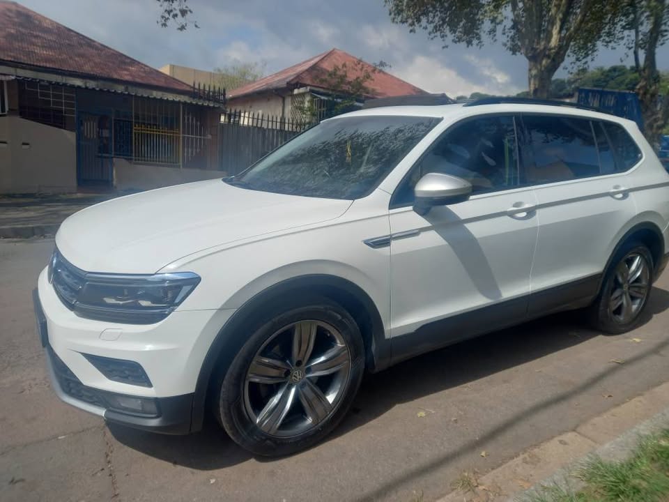 2018 VV Tiguan 1.4 TSI AUTOMATIC, ALLSPACE 7 SEATER, 120,000KM,Double Sunroof