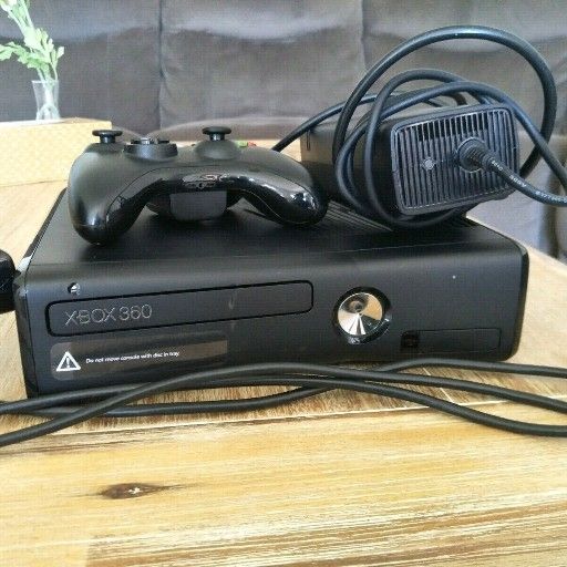 Xbox 360 250gb slim includes 1free game of your choice