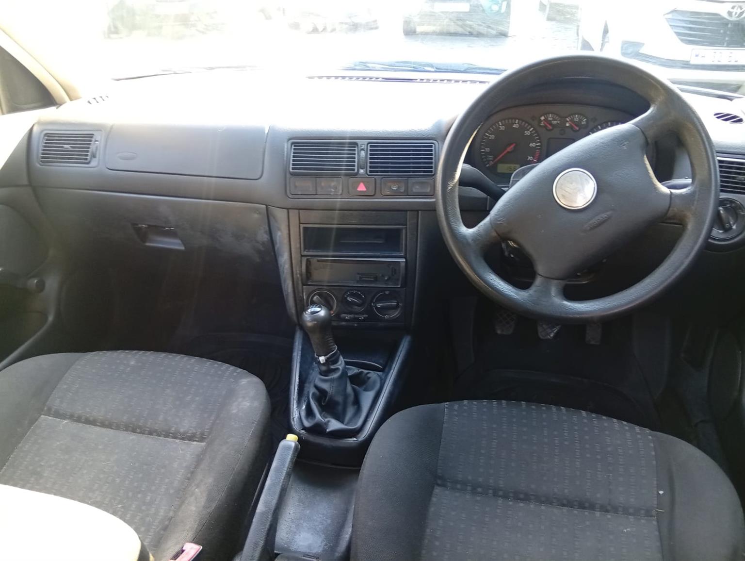 2004 Volkswagen Golf 4 1.6 Trendline ManualHatch Cloth Seats Good Orde