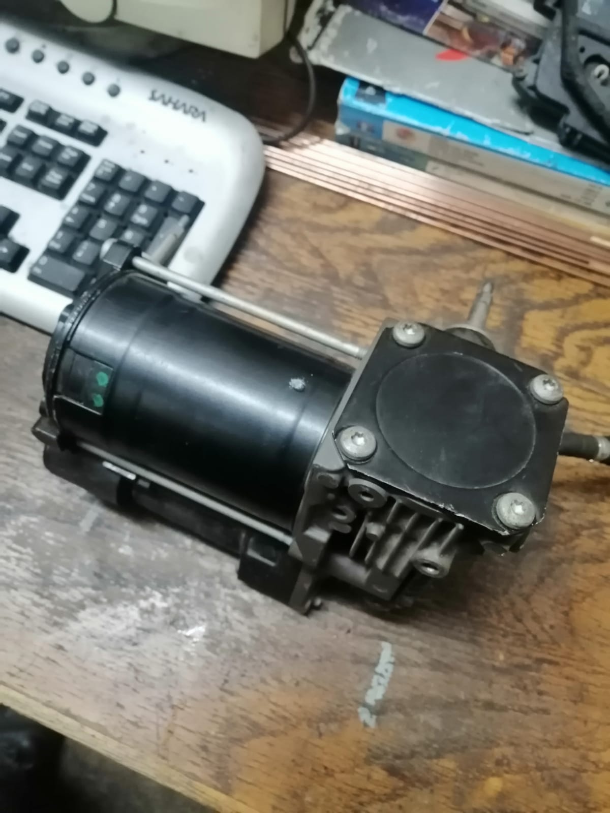 BMW E70/E71 M X5/M X6 OEM AMK Air Suspension Compressor Pump - Private Seller BMW E70/E71 M X5/M X6 OEM AMK Air Suspension Compressor Pump - Private Seller