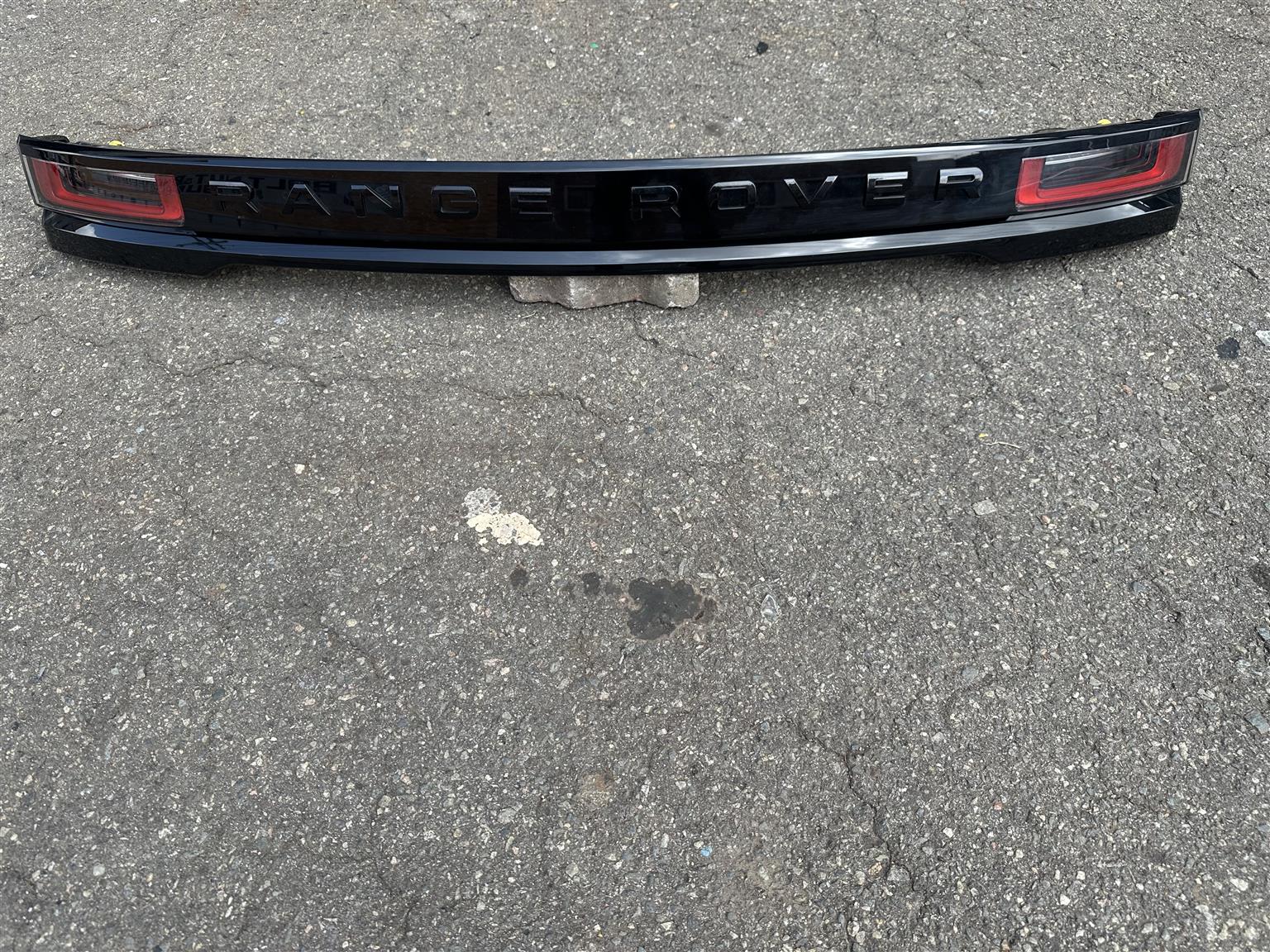 Range Rover Velar Rear Brake Light / Boot Taillight - Private Seller Range Rover Velar Rear Brake Light / Boot Taillight - Private Seller