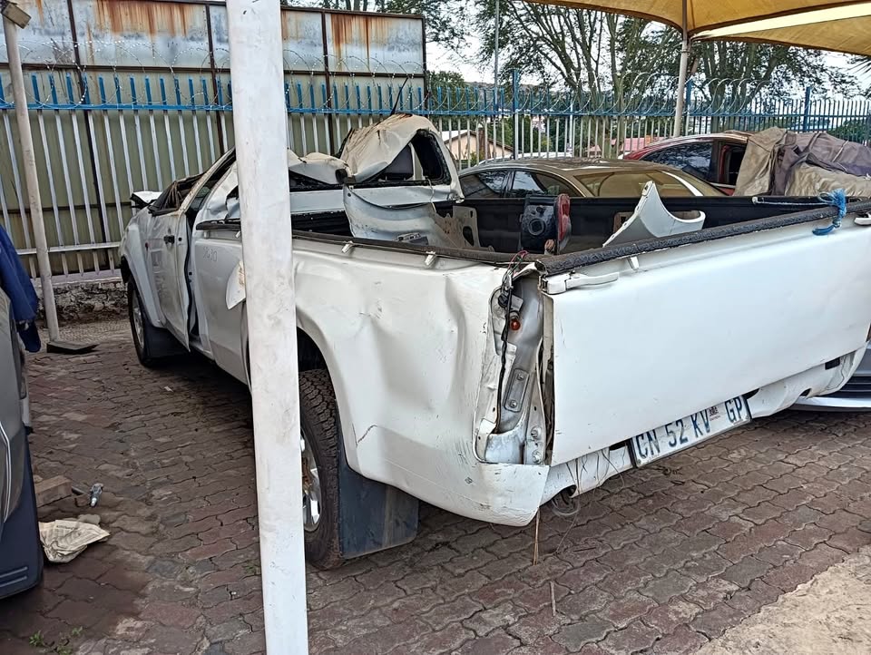 ISUZU S/C 2.5 STRIPPING FOR SPARES