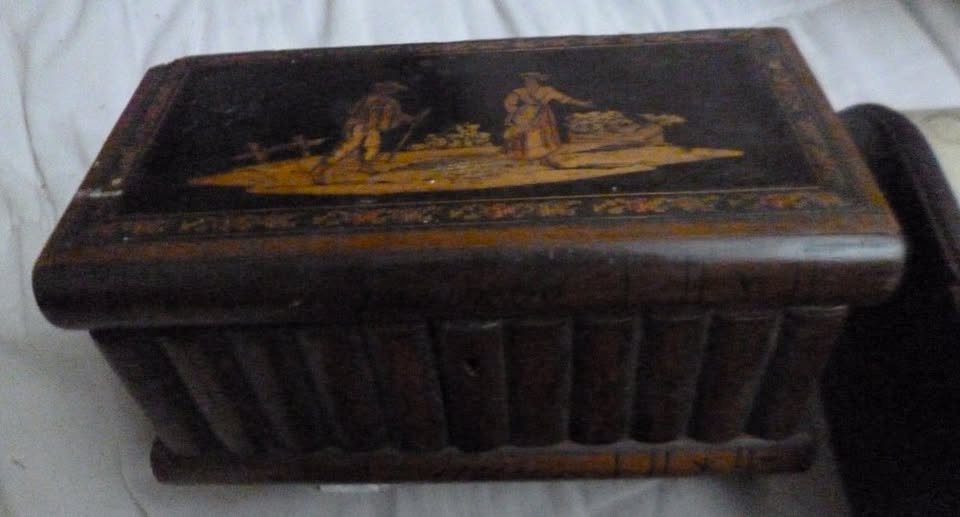 5 Vintage / Antique boxes