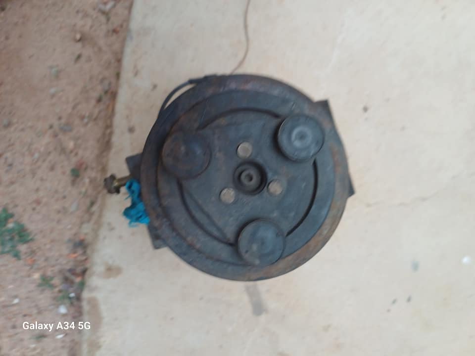 Isuzu kb 300 aircon pump - Private Seller