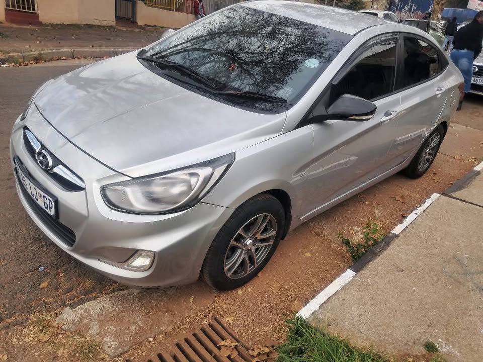 Hyundai Accent 1.6 2012