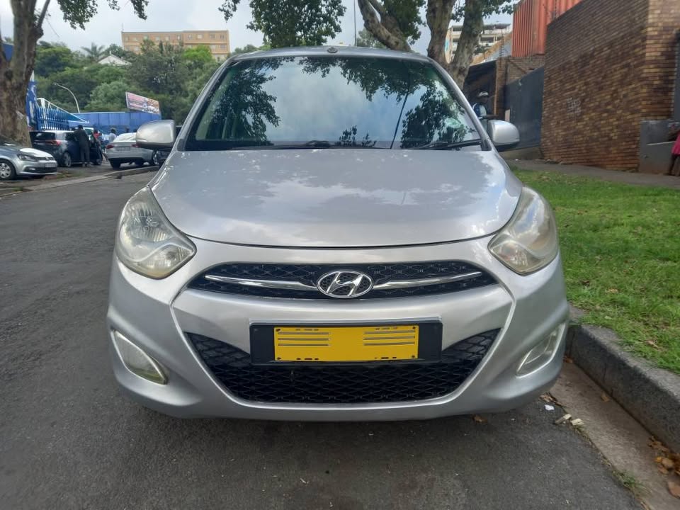 2017 Hyundai i10 Hatchback 1.1 Petrol, Manual. Call Innocent Blue Color,