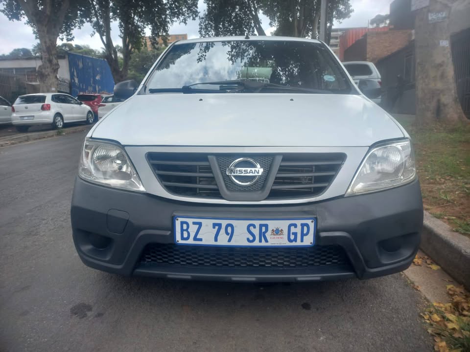 2012 Nissan Np200 1.6 Petrol, Manual, White Color, Mileage 85000kms,