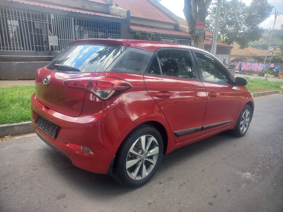 2016 HYUNDAI i20 1.4 FLUID PETROL, Automatic, Maroon Color, Mileage 80000kms