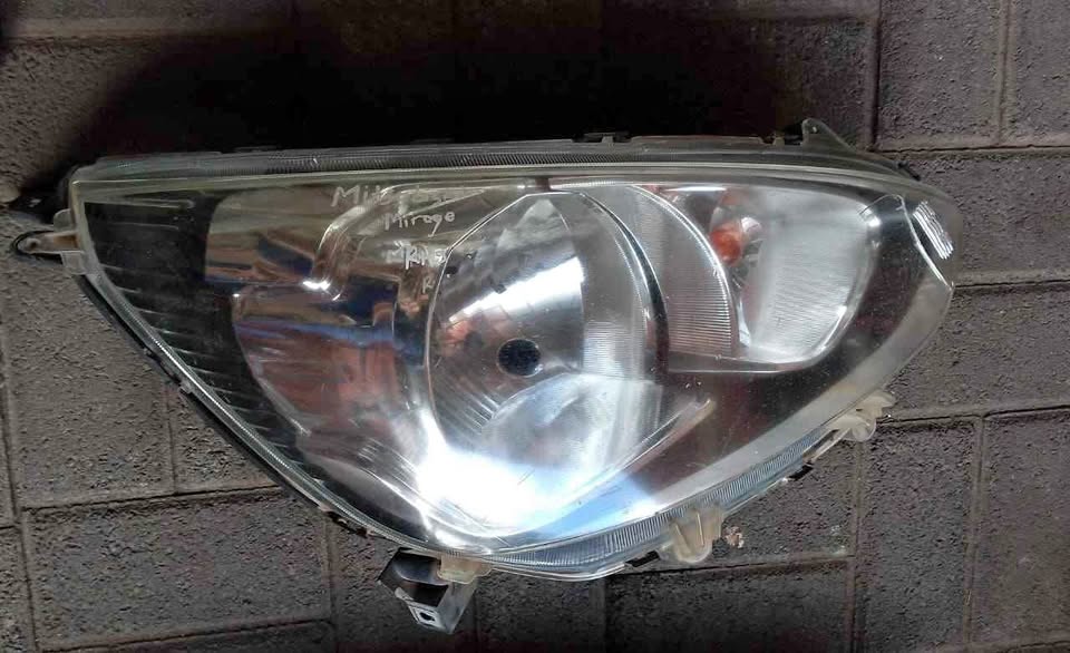 Mitsubishi mirage Right Hand Side headlight - Private Seller Mitsubishi mirage Right Hand Side headlight - Private Seller