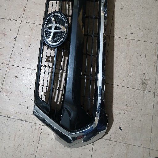 Toyota hilux gd6 grill - Private Seller Toyota hilux gd6 grill - Private Seller