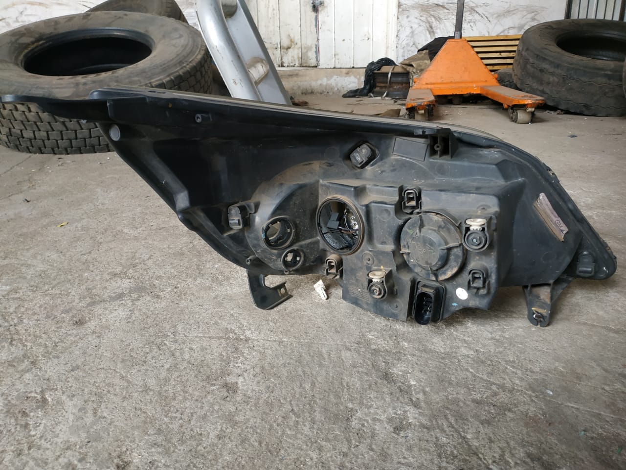 Chevrolet Utility Bakkie left headlight  / head lamp for sale - Private Seller