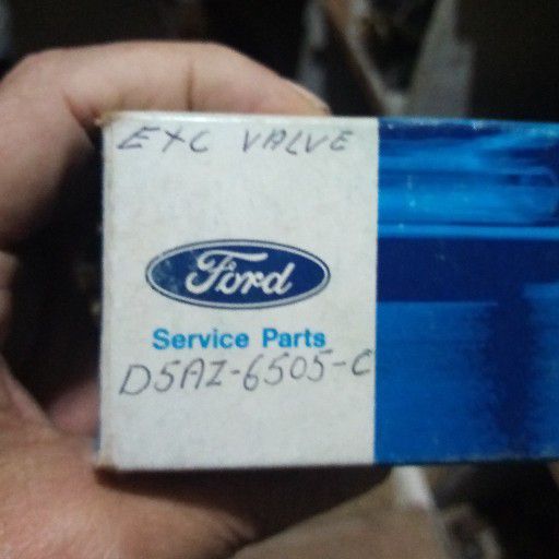 Exc and intake, V8 Ford valves - Private Seller Exc and intake, V8 Ford valves - Private Seller