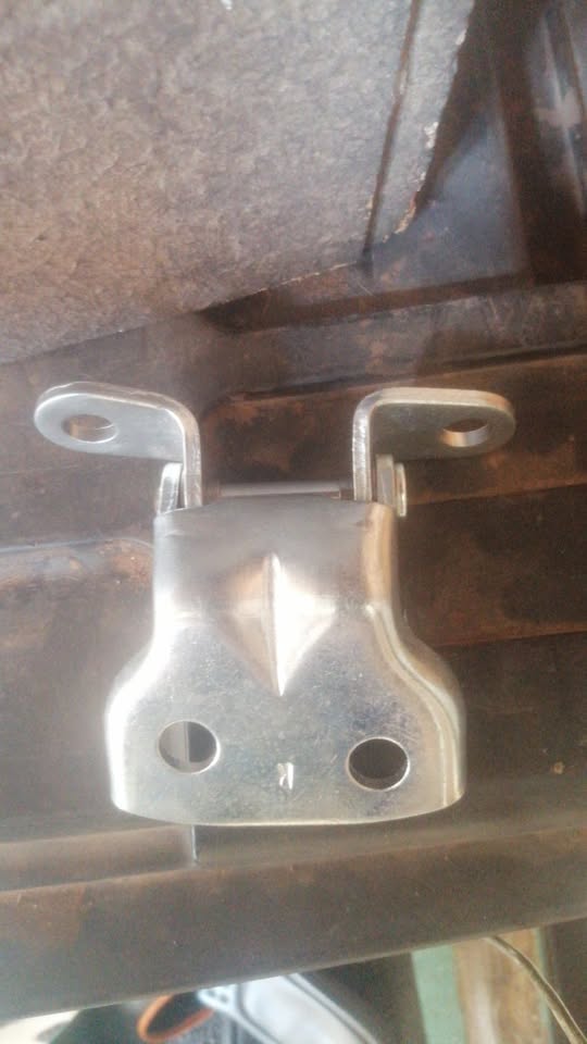 Toyota Venture Front Top Door Hinges - Private Seller