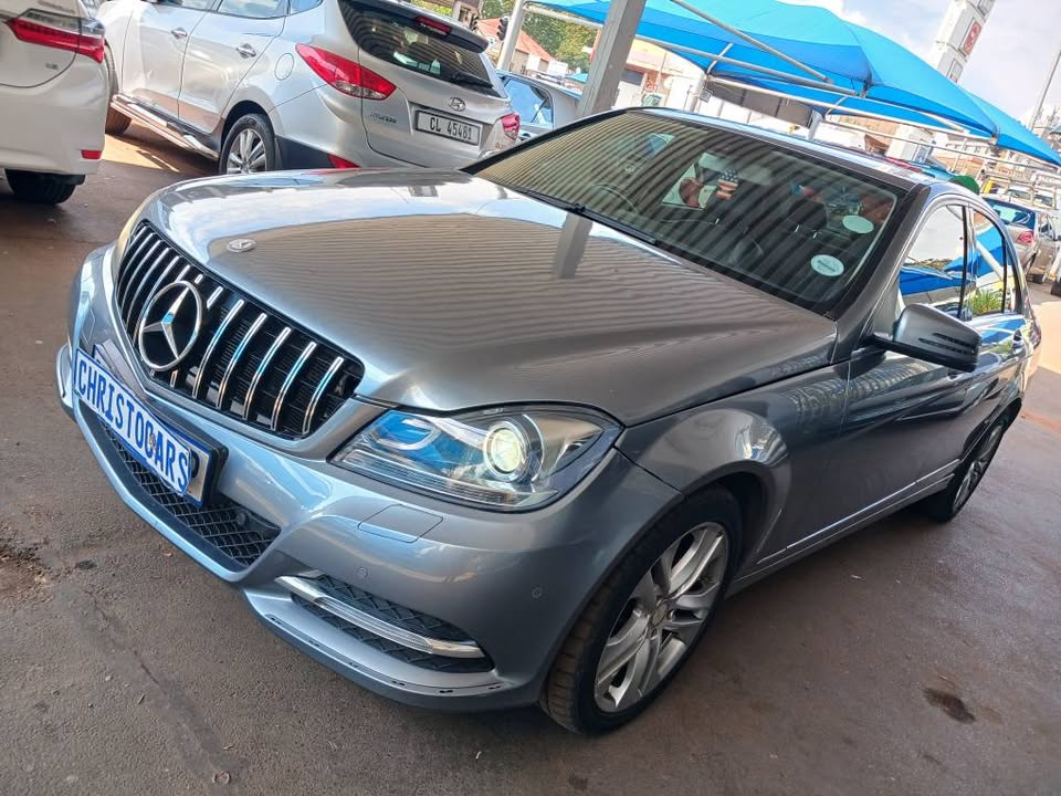 2012 model Mercedes Benz C180 sedan automatic transmission petrol mileage 116000km